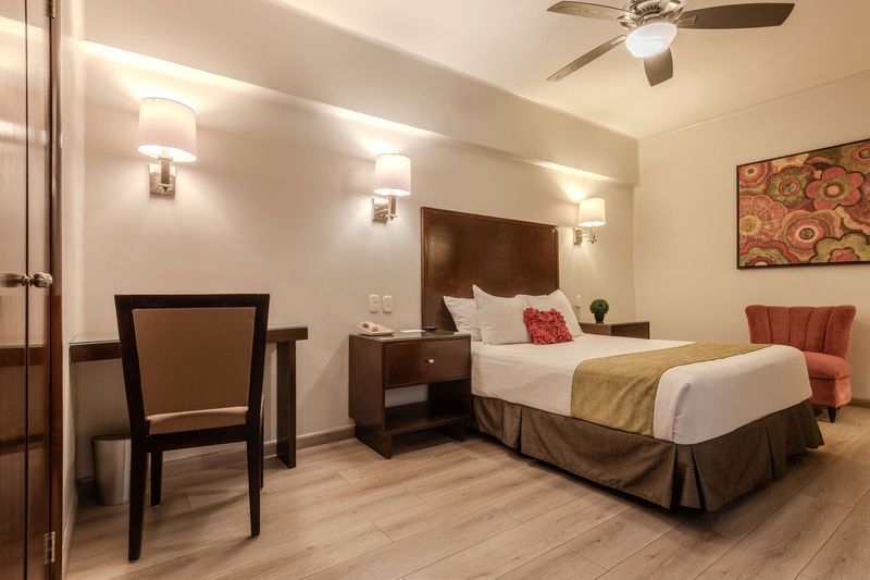 Standard Queen room
